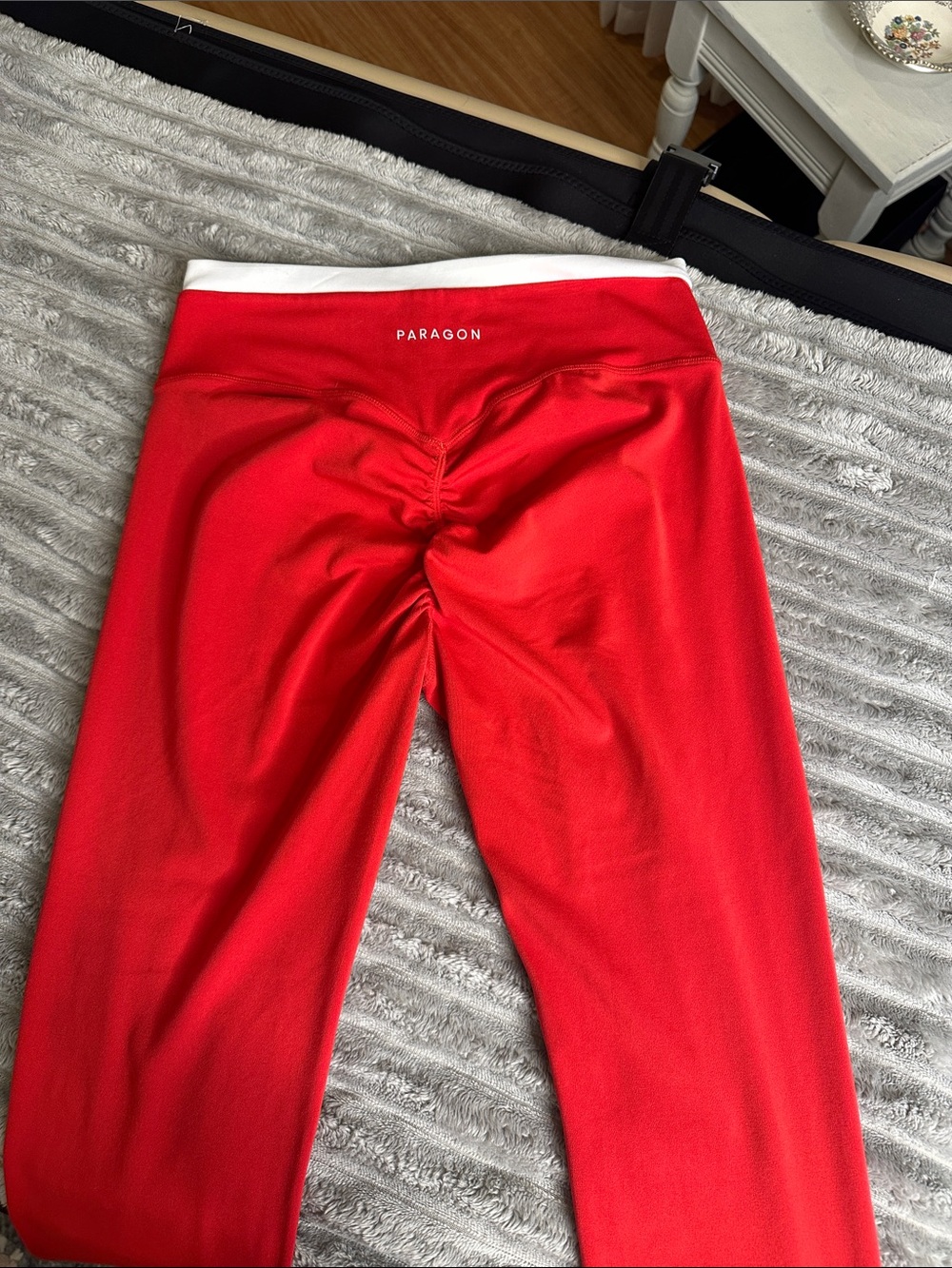 PARAGON Red Leggings with White Waistband - Picture 3 of 3